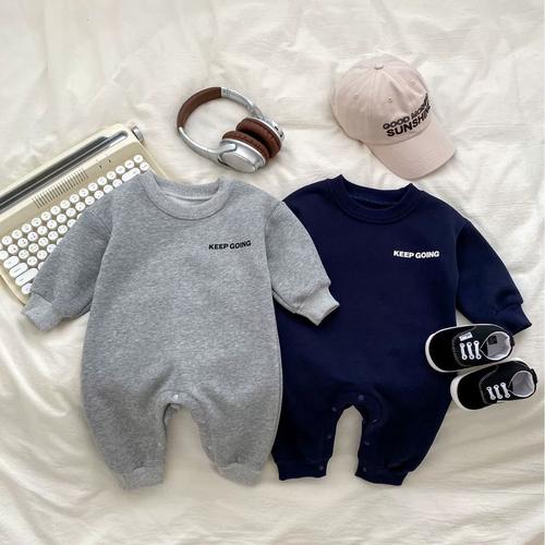 婴儿爬服秋冬新款男宝宝外出服洋气字母印花加绒保暖新生儿连体衣