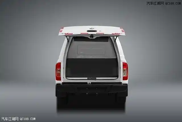 采用封闭式一体货箱锐骐6厢式皮卡上市