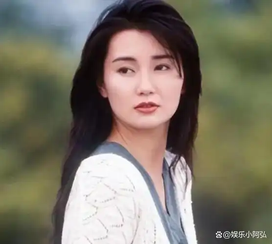 事业巅峰选择退圈无夫无子独居贫民区活出真实自我