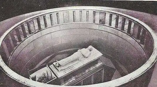 中山陵原想参照法国拿破仑墓风格设计,为何放弃?