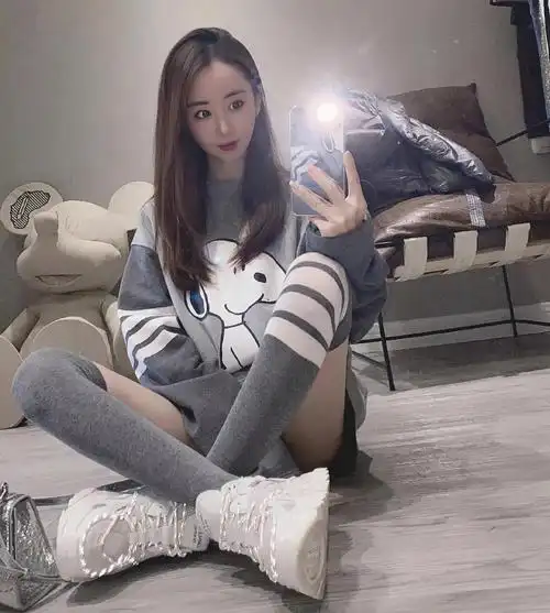 非主流 美女(程琳) - 赤虎壹号