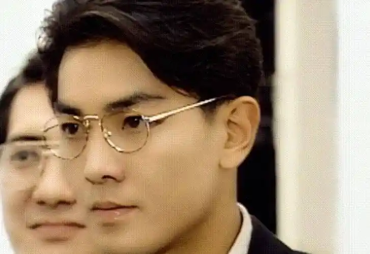 同样是"眼镜杀",把肖战,朱一龙和郑伊健放一起,差距就出来了