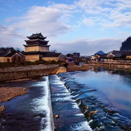 志记载,汉武帝元鼎六年(公元前111年)在上甘棠设置谢沐县治,属苍梧郡