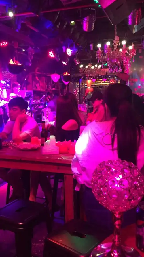 上海人开的一家小酒吧