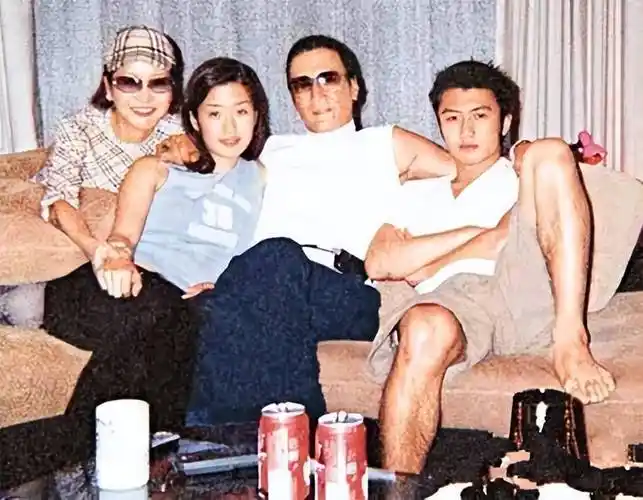 港圈情圣谢贤当年照片门曝光后为何对儿媳张柏芝极力维护