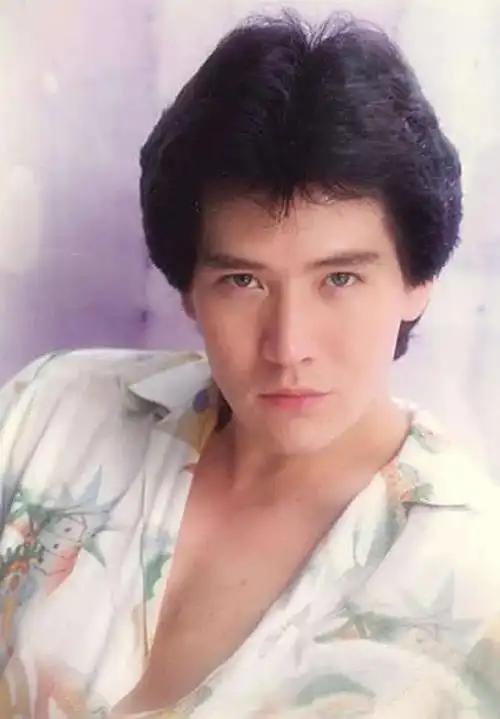 60岁费翔感情生活曝光!万万想不到,他竟活成了这样.