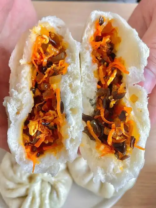 宅家美食胡萝卜素馅大包子透红油太香啦