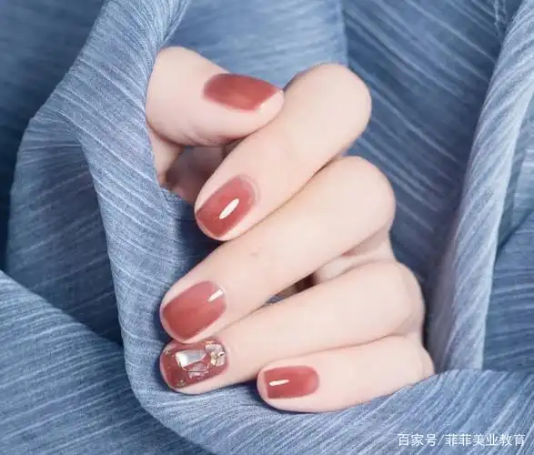 2021显手白美甲款式推荐,优雅时尚感十足