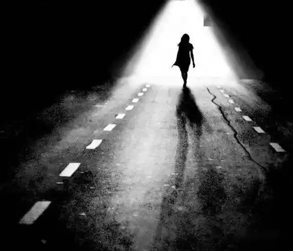 我终究爱上的是你的孤独,背影以及叹息_我爱你_什么_黑暗