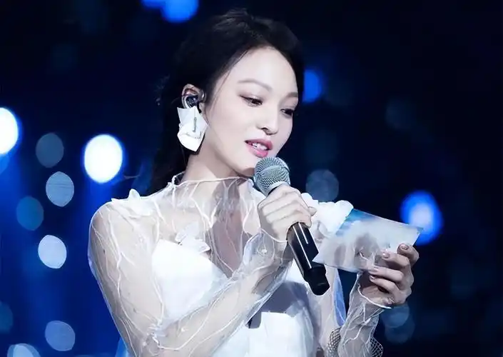 差点被妈妈亲手摧毁的张韶涵,凭借"阿刁"再战华语乐坛