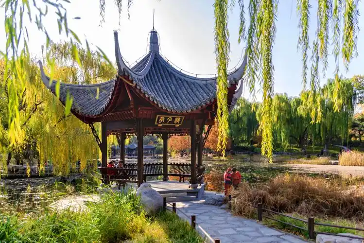 初冬的陶然亭公园