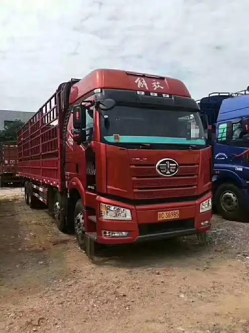 解放j6p前四后八9.6米高栏货车