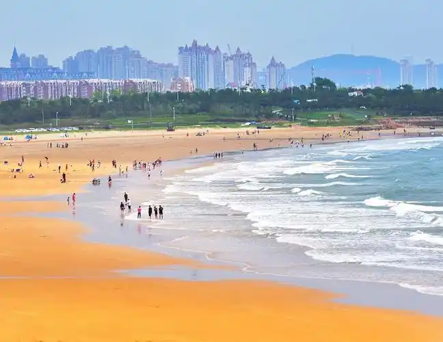 银沙滩海水浴场