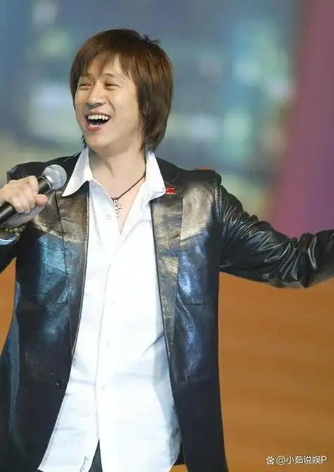 55岁解晓东近况流出,与阎维文朱时茂聚餐,喝12元饮料引热议