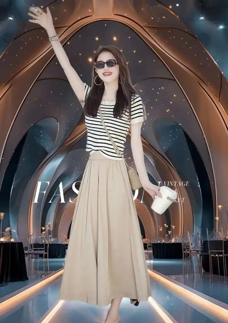 各位美女!大方得体的系列经典条纹短铀t恤,简单而大方,做工也精致