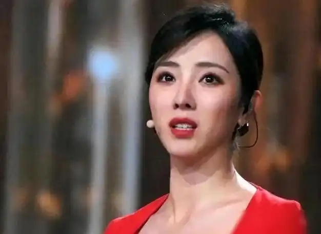 李思思嫁初恋老公3年生俩风光背后也有泪水如今再度出发