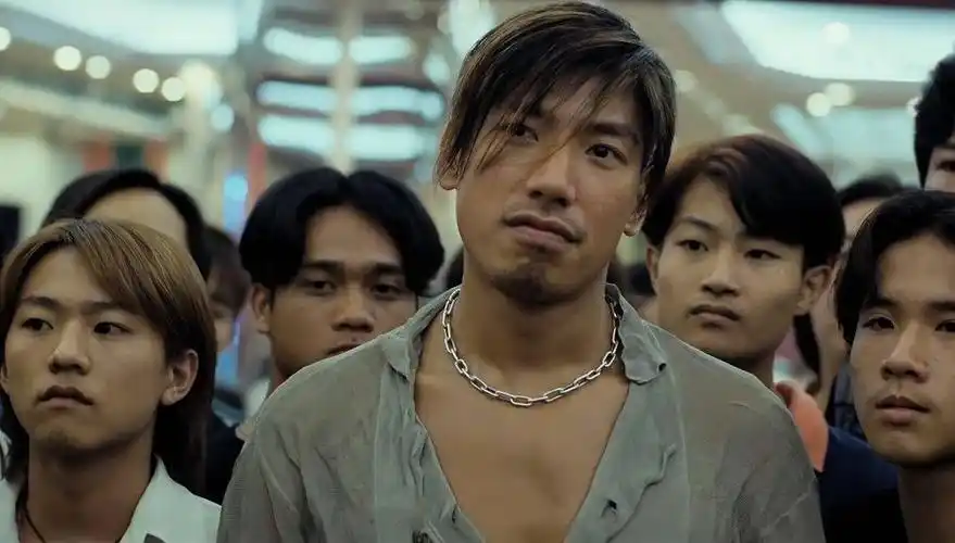 乌鸦角色的背后:张耀扬的演技传奇 《古惑仔》中的乌鸦角色是电影中的