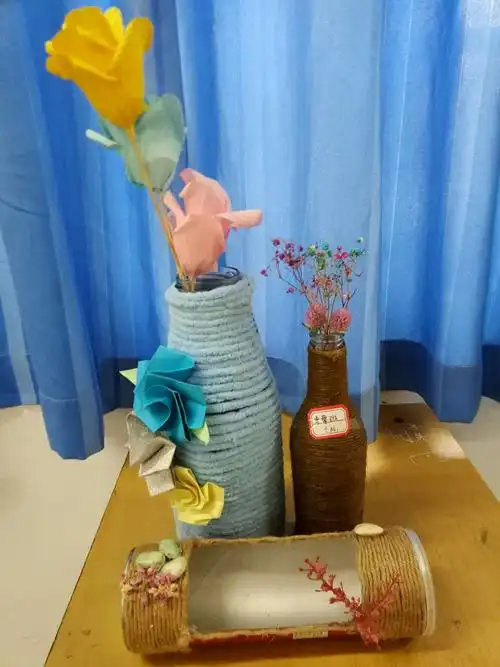 "心灵手巧,变废为宝"———— 特色生物作品展