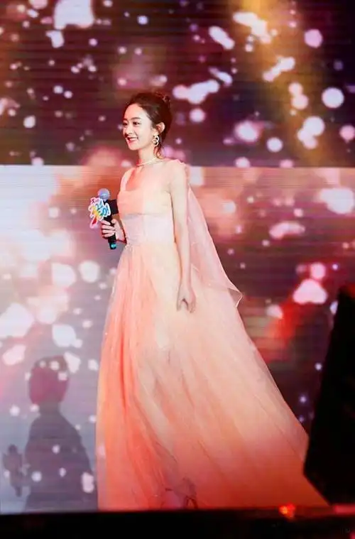 赵丽颖礼服长裙活动照,高清图片-壁纸族