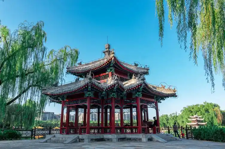 陶然亭北京陶然亭湖面倒影