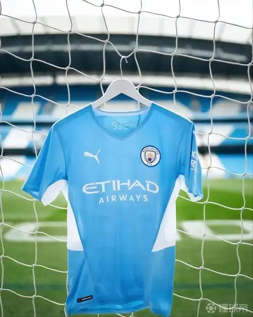 曼城足球俱乐部 发布21/22新赛季主场球衣.新.