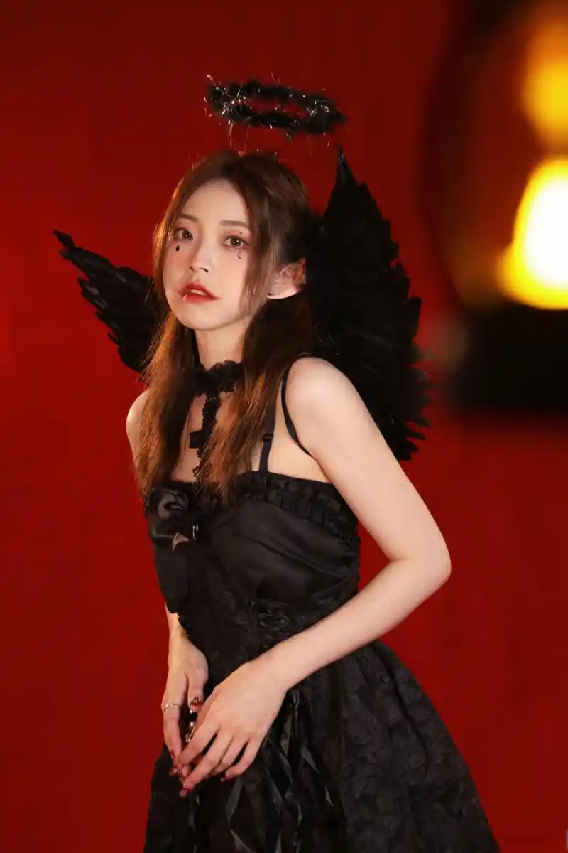 sing女团# 99#许诗茵#  你……在看我吗91 今天妆一装  我……在