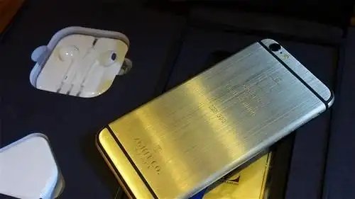 这款手机叫zg gold iphone 6s 24kt黄金经典版,与在系统和硬件方面