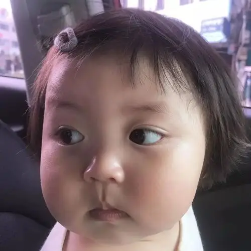 这位韩国小萝莉长了一张屁股脸,却萌哭百万人