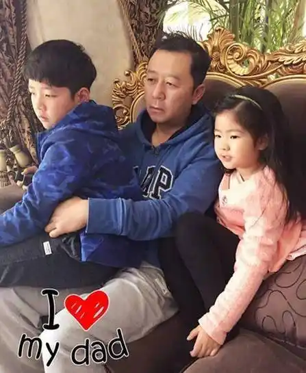 郭涛,娶小自己15岁的李燃,妻美儿帅女萌,郭涛真是不虚此生啊_德福