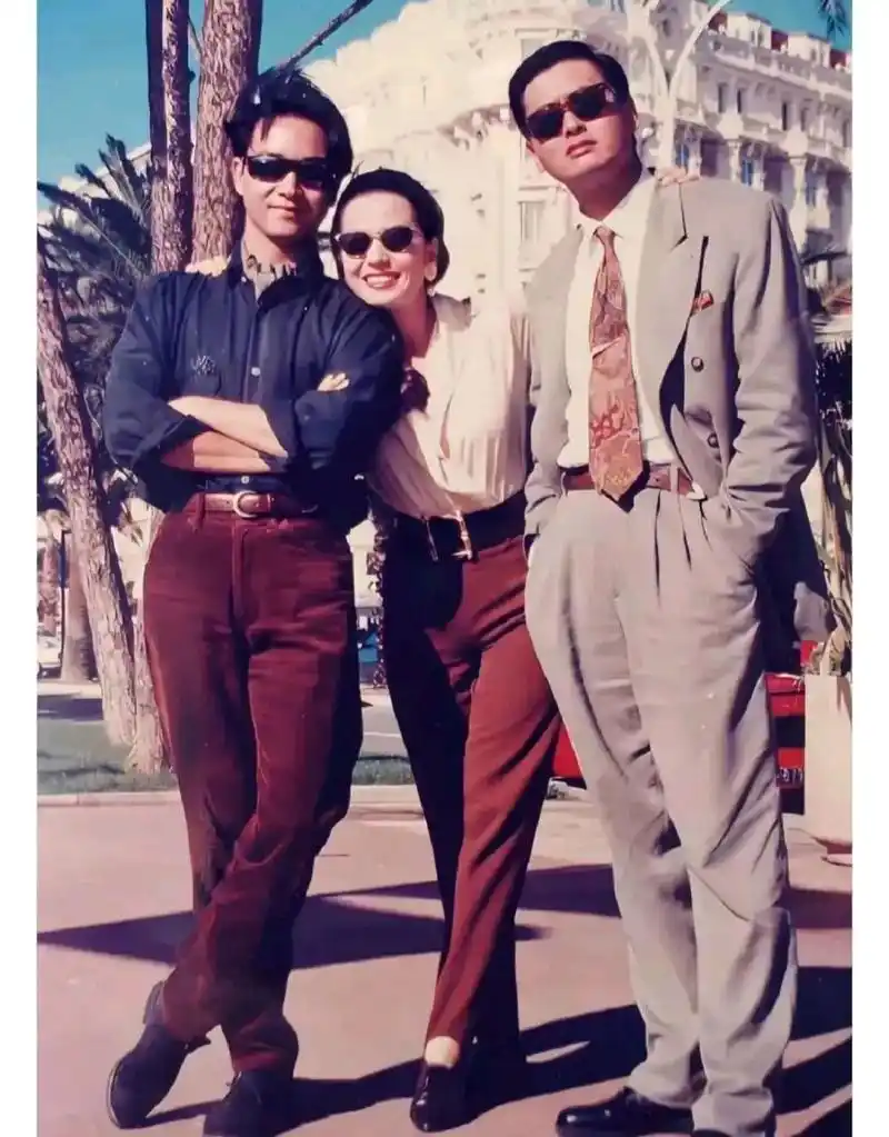 你们看当年《纵横四海》的三大主角张国荣,钟楚红,周润发三人之间的