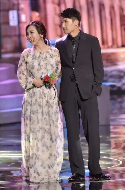 回顾陈松伶:遭三重打击抑郁,嫁小8岁演员张铎,现苦尽甘来终无悔