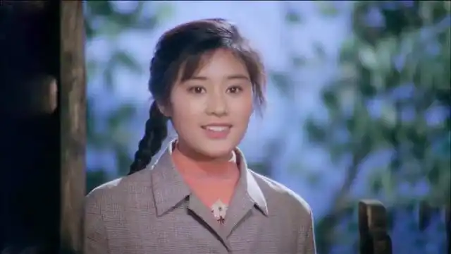 1984年程琳一首《风雨兼程》这么多年过去,还是那个熟悉的味道