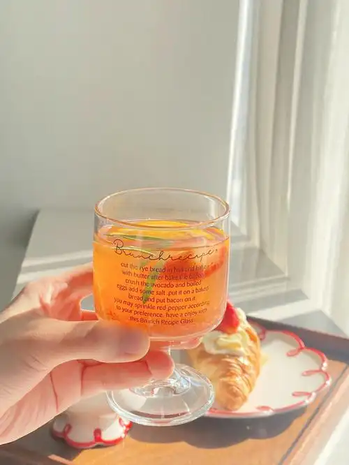 高颜值法式英文矮脚玻璃杯喝啥都要好看
