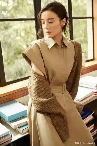 39岁宋佳成熟知性,气质轻熟的大女人风穿搭,可圈可点的穿衣经!