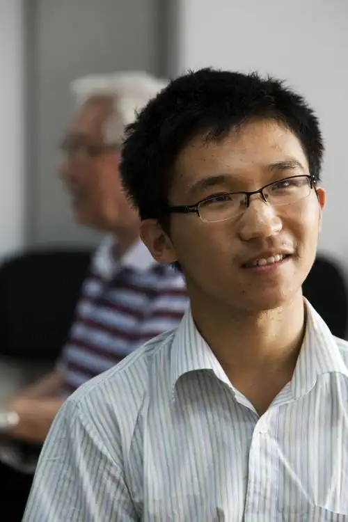 著名青年钢琴演奏家王天阳专程回国谢恩师