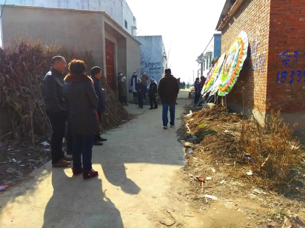 农村丧事提倡火葬但农民宁可被罚也要土葬到底为什么