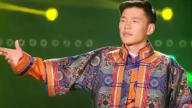 冠军之争傲日其愣再唱蒙古民歌草原汉子魅力四射