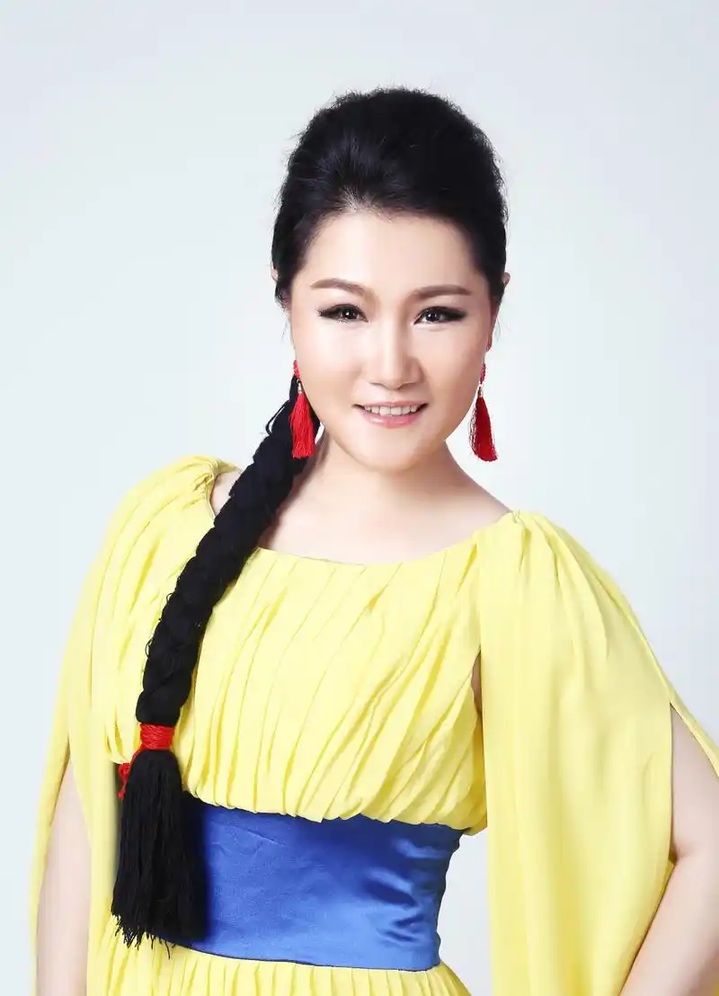 张凤英新歌《中华崛起》庆祝祖国70华诞