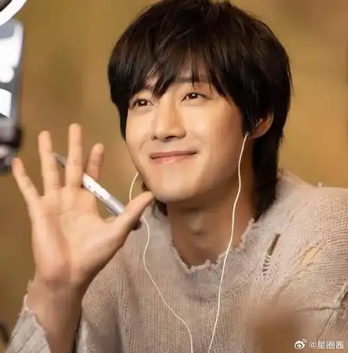 韩国顶流金贤重种地他在花样男子时候多火,韩国男艺人花期本来就短,还