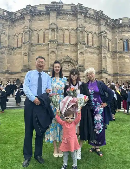 惠若琪一生充满光环亲妹是丁堡大学毕业老公是北大毕业
