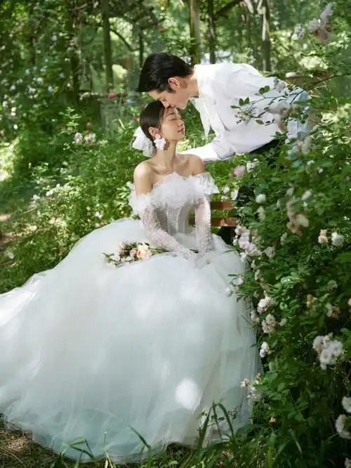 强推的浪漫森系婚纱照温柔的公主氛围感