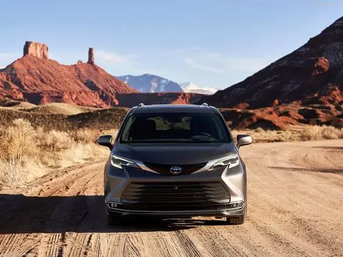 上海2021款丰田塞纳25l混动版多图鉴赏首批接受预定