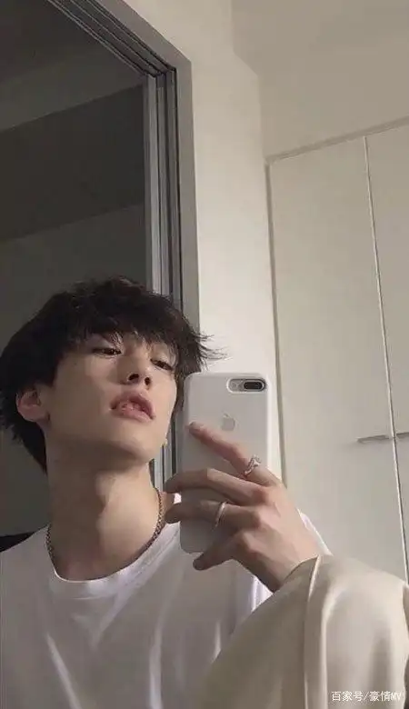 痞帅的男生手机壁纸2021无水印_帅气男生高清皮肤大图素材