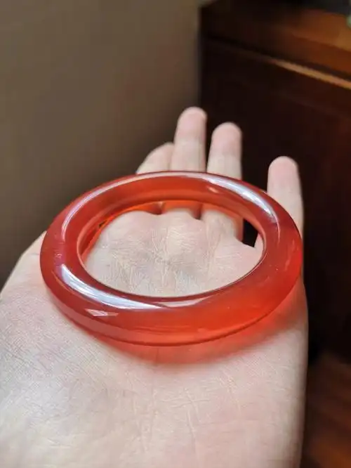 玛瑙手镯北红圆条