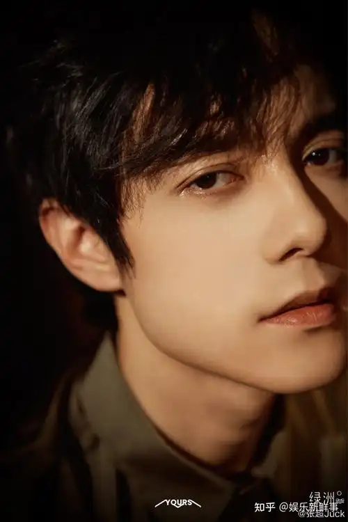 盘一盘自成一派的颓废苏感男艺人 - 知乎