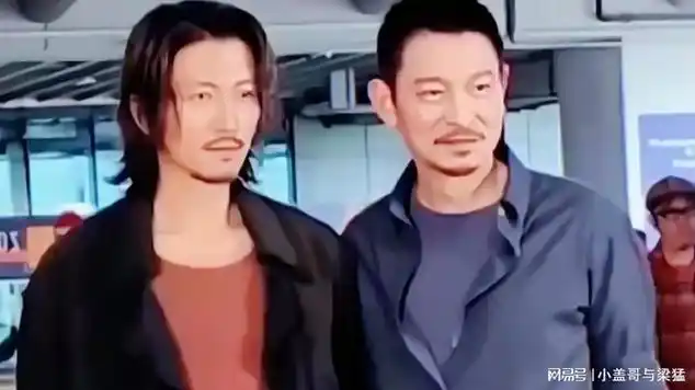 谢霆锋与刘德华合影,扎衣服的举动,你知道为什么吗?