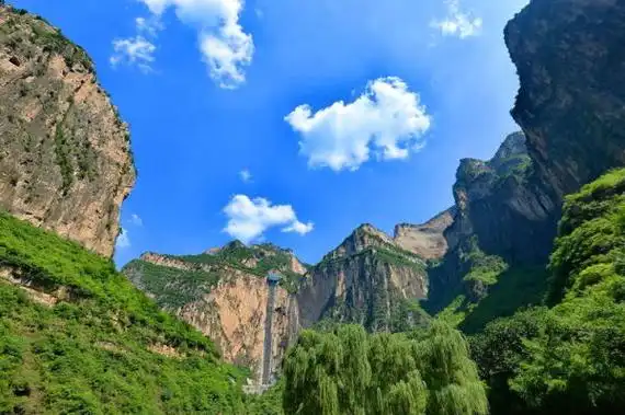 首页>首页栏目>资讯速递>八泉峡景区位于山西长治壶关太行山大峡谷中