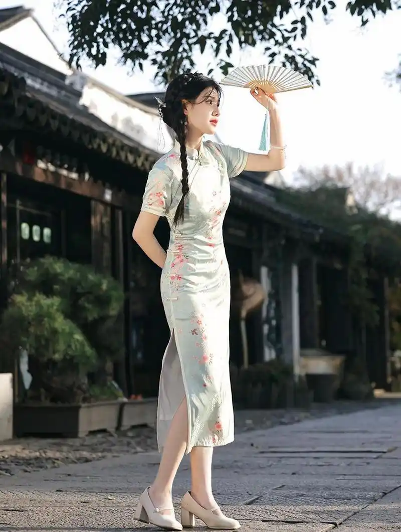 江南旗袍古风的温婉美女
