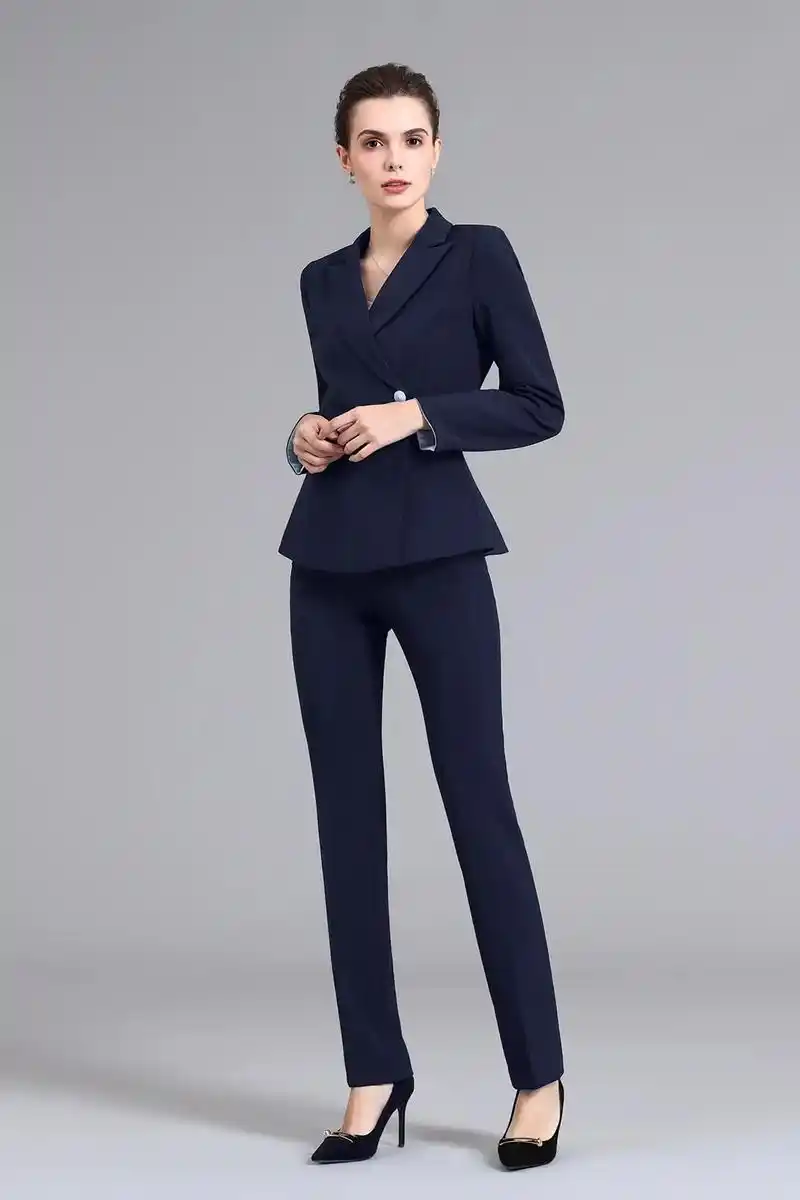 时尚职业女装透过图片能看出来满满的品质