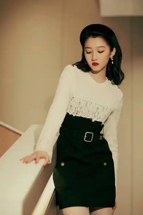 关晓彤男粉送香菜花!